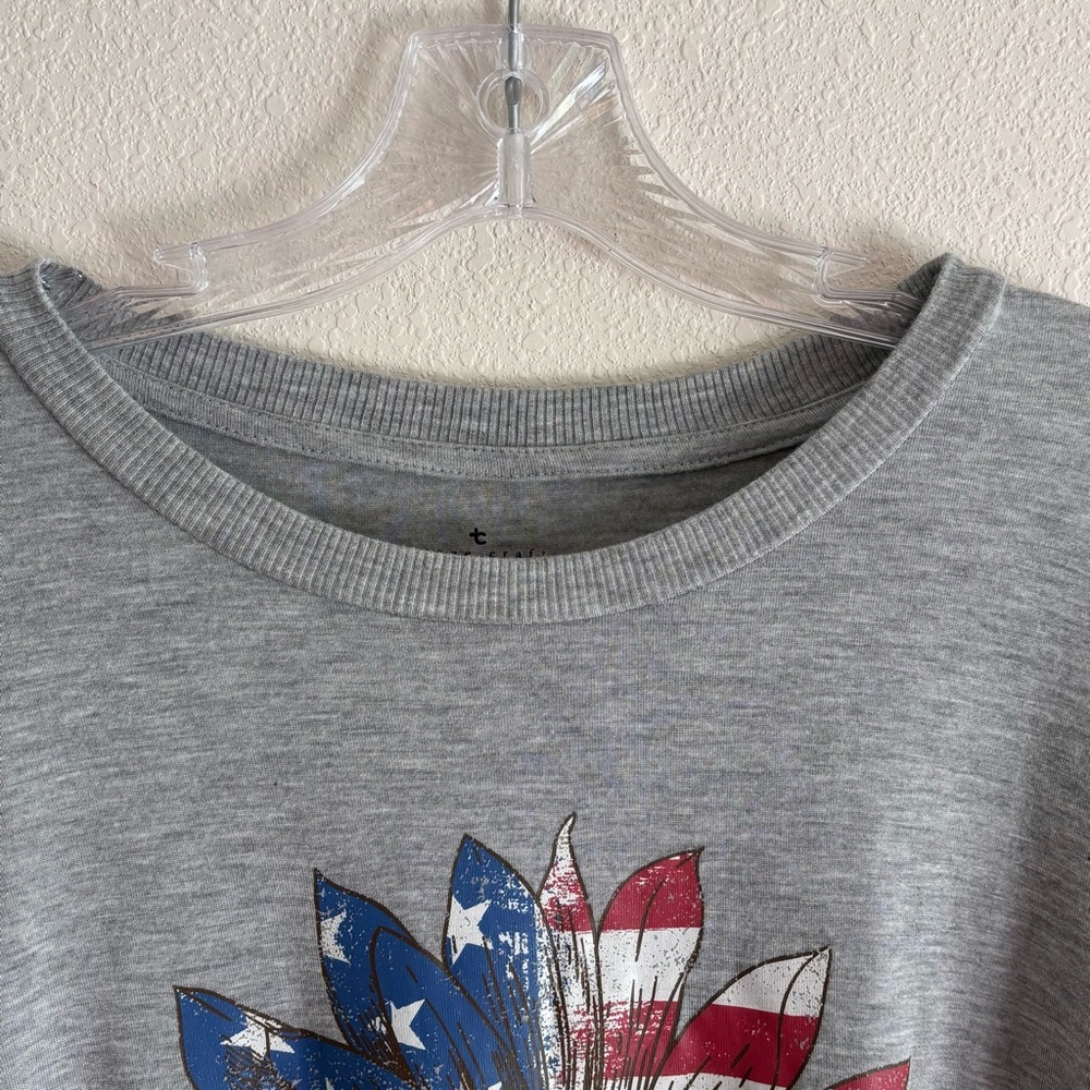 True Craft Gray Crewneck Women's T-Shirt Size Large Short Sleeve - Picture 5 of 8